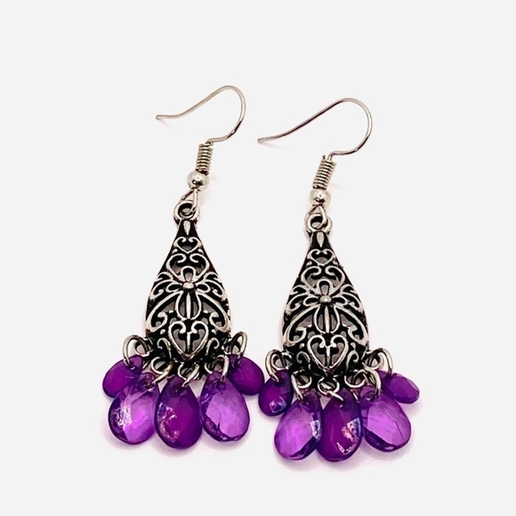 Earrings Dangles Silver Tone purple acrylic - Picture 6 of 7